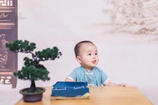 铜陵宝宝眼睛突然肿了